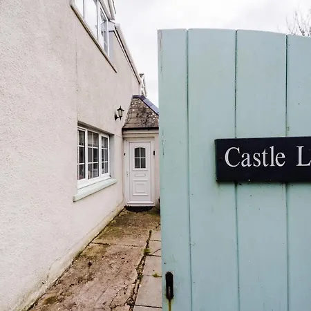 Castle Lodge Manorbier Exterior photo